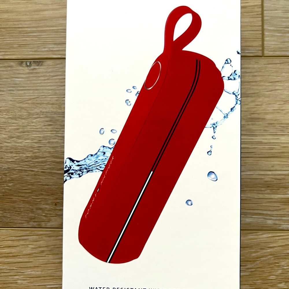 TOMMY HILFIGER
WATERPROOF WIRELESS SPEAKER
$69.50